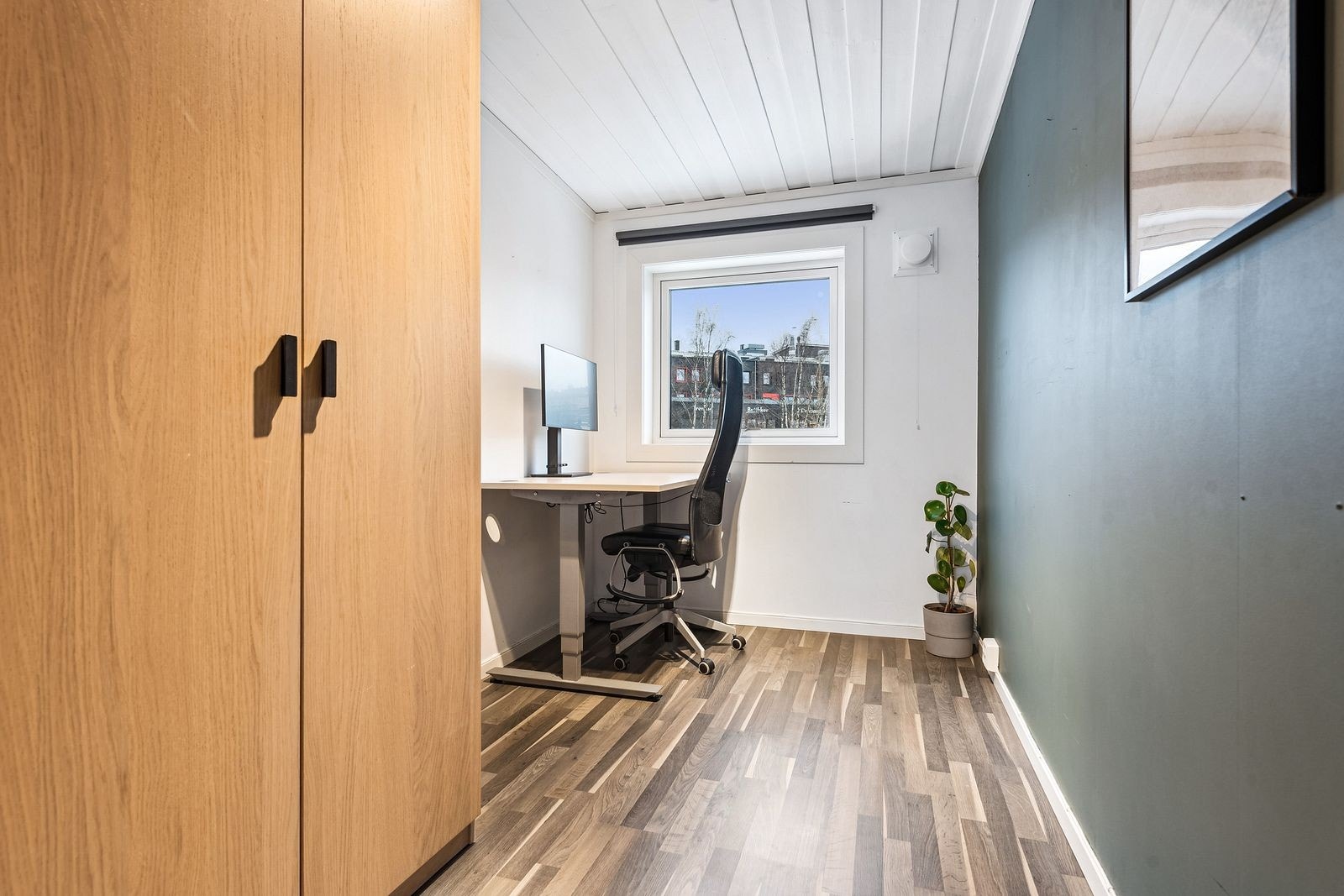 Soverom nr. 3 er i dag benyttet som kontor. Galleribilde