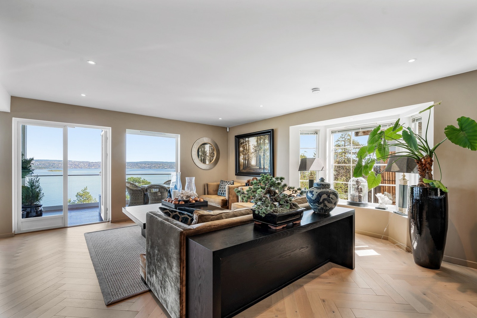 Boligen består av tre etasjer, samt råloft. Galleribilde