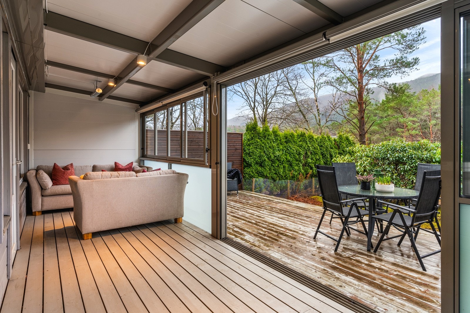 Leiligheten ligger i et veletablert og populært boligområde på Flaktveit i Åsane og har mye å by på. Galleribilde