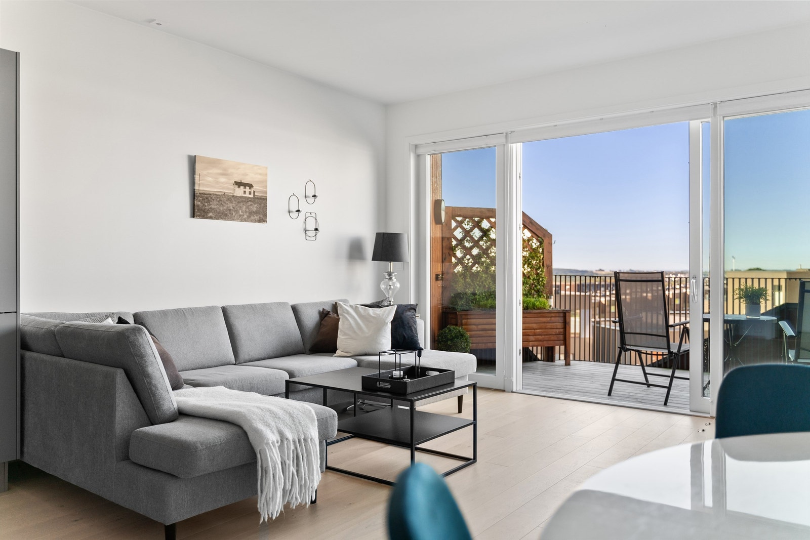 Flott og romslig 3-roms andelsleilighet i 4. etg med gode lysforhold og gjennomgående bra standard. Galleribilde