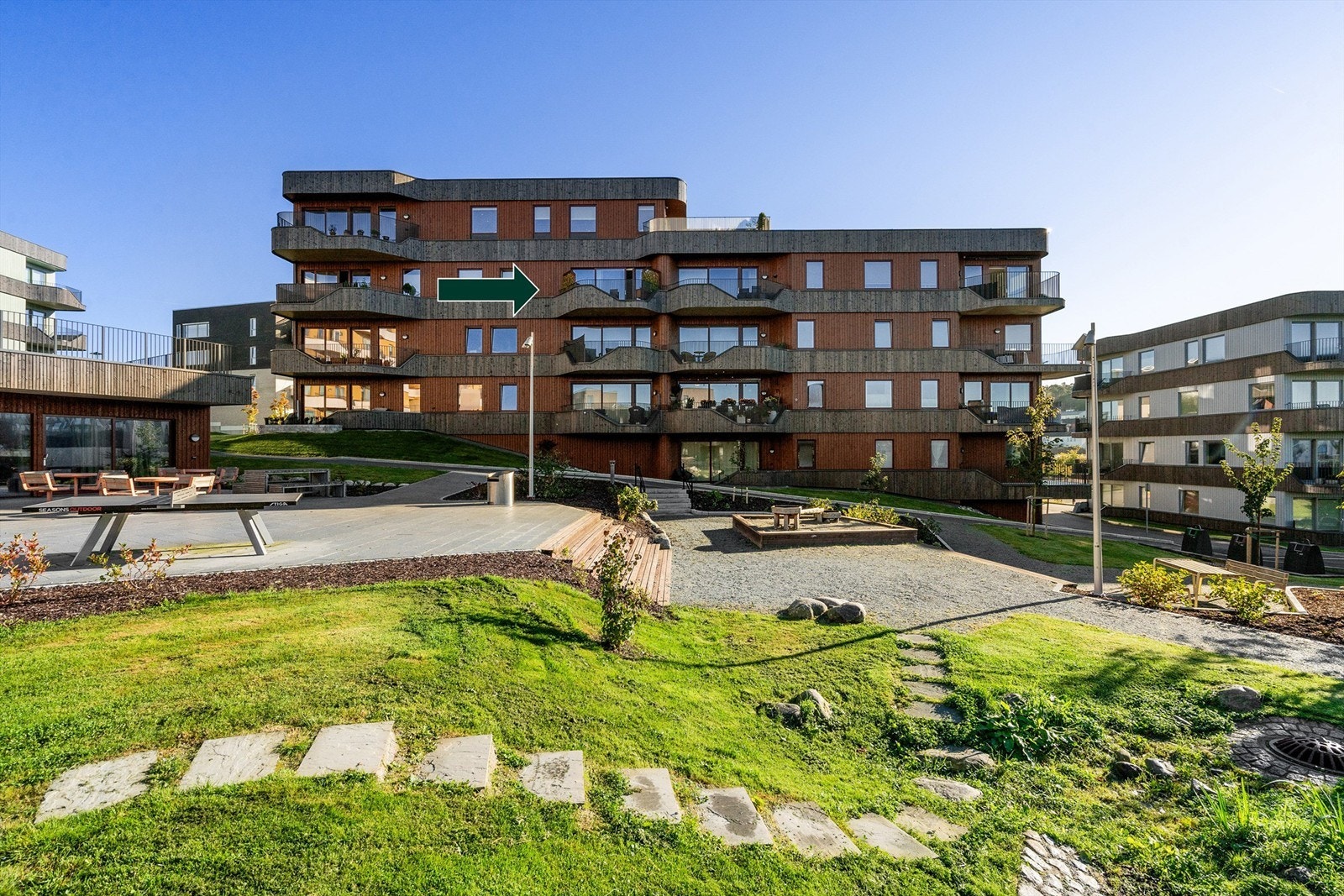 Velkommen til Gjerdebakken 30. Leiligheten ligger i blokken 4.etg. Balkong med flott utsikt. Galleribilde