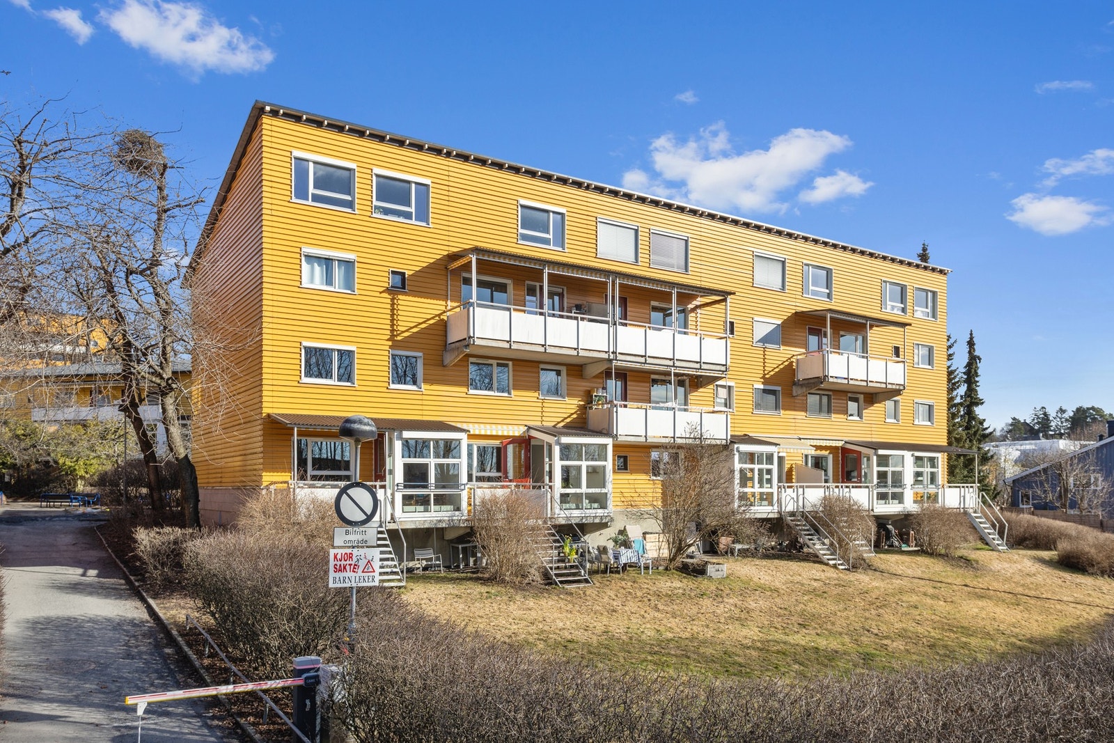 Leiligheten ligger som nr. 2 fra venstre i 1. etasje. Galleribilde