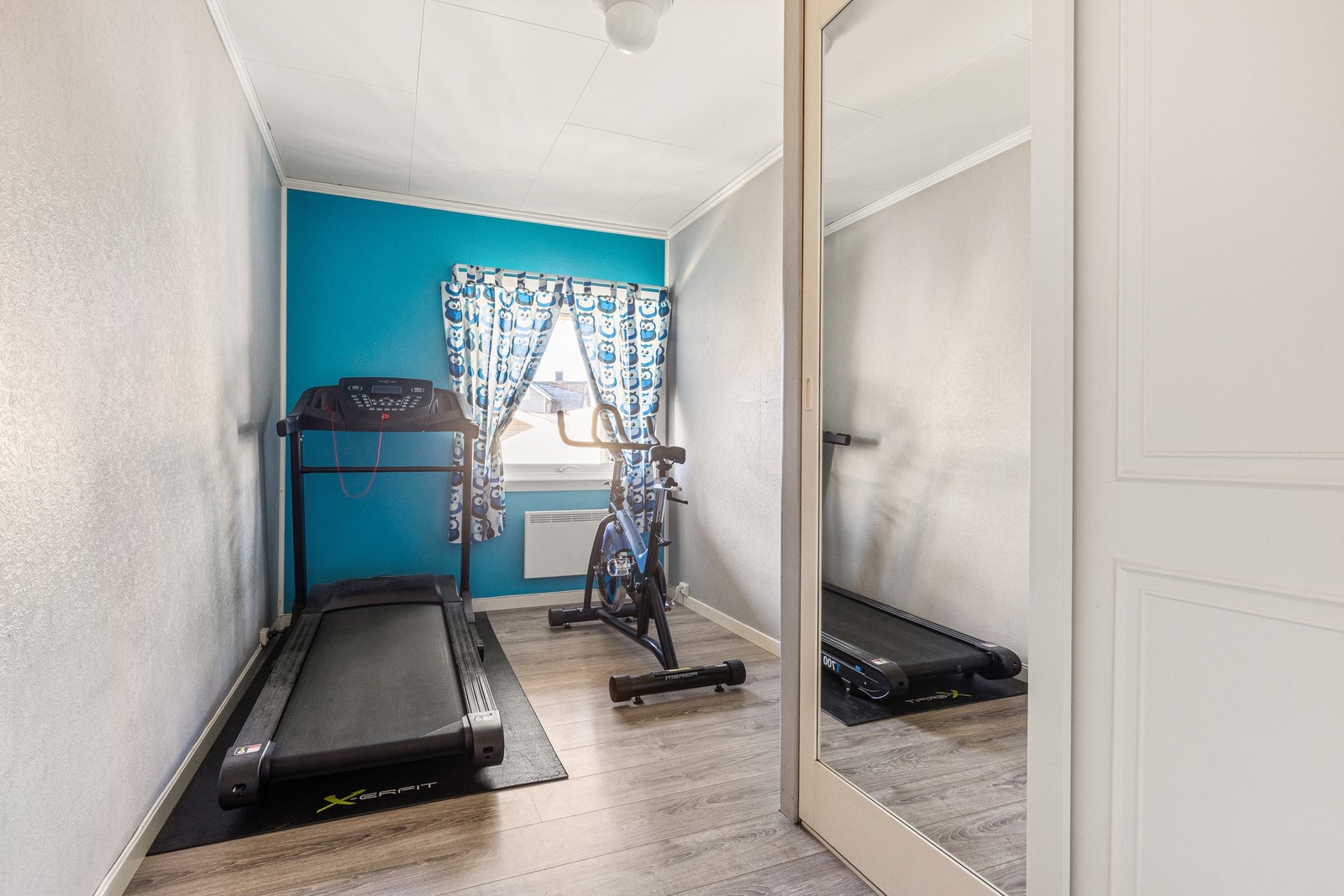 Alle rommene er av god størrelse og malt i lyse farger Galleribilde