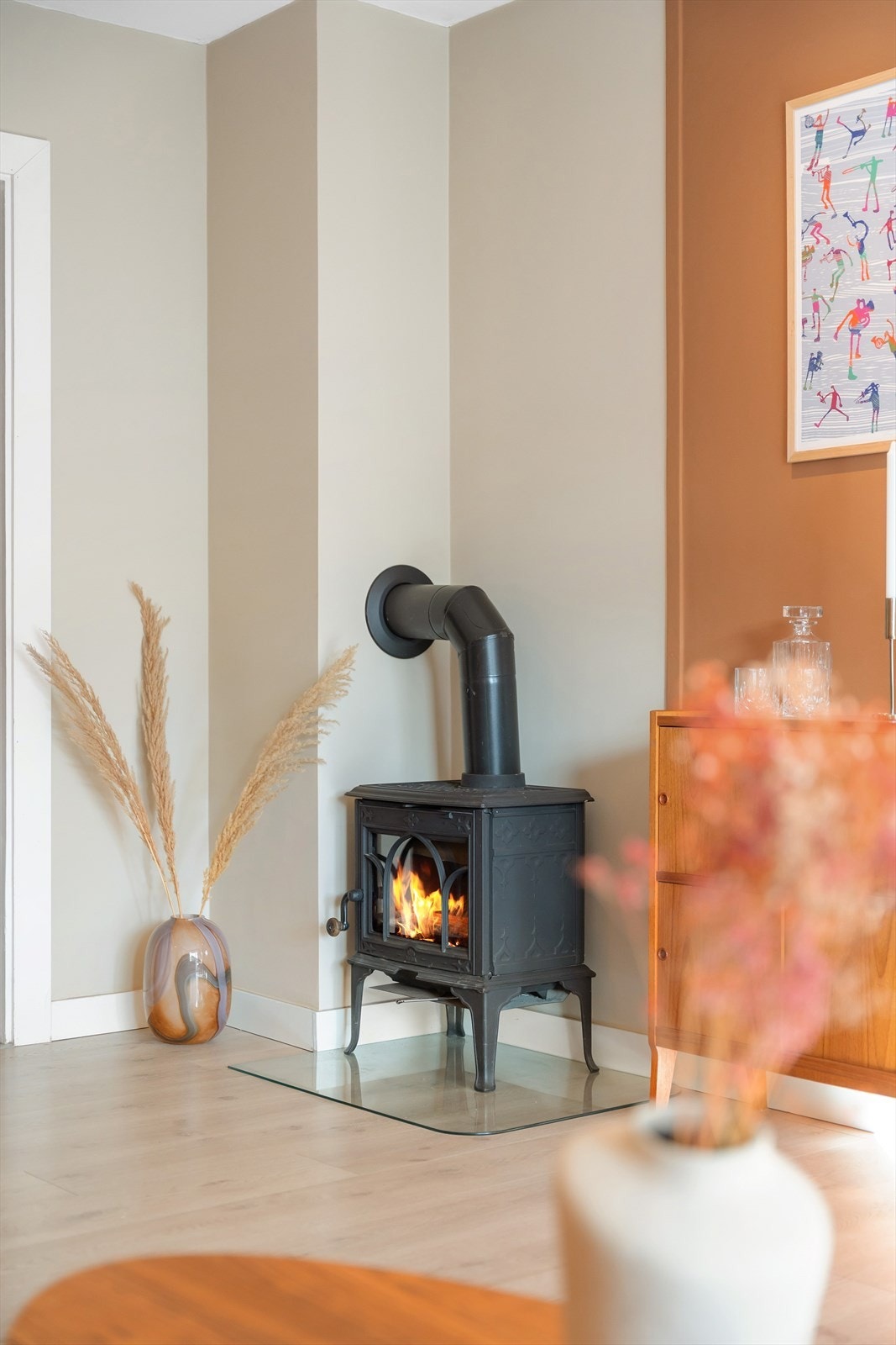 Det er også peisovn for ekstra varme og hygge. Galleribilde