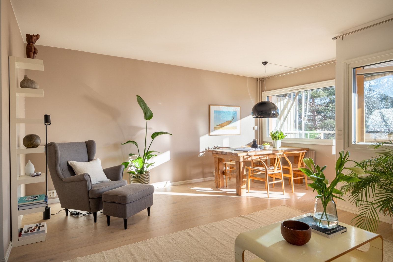 Dette er en strøken 3-roms med utmerkede lysforhold. Galleribilde