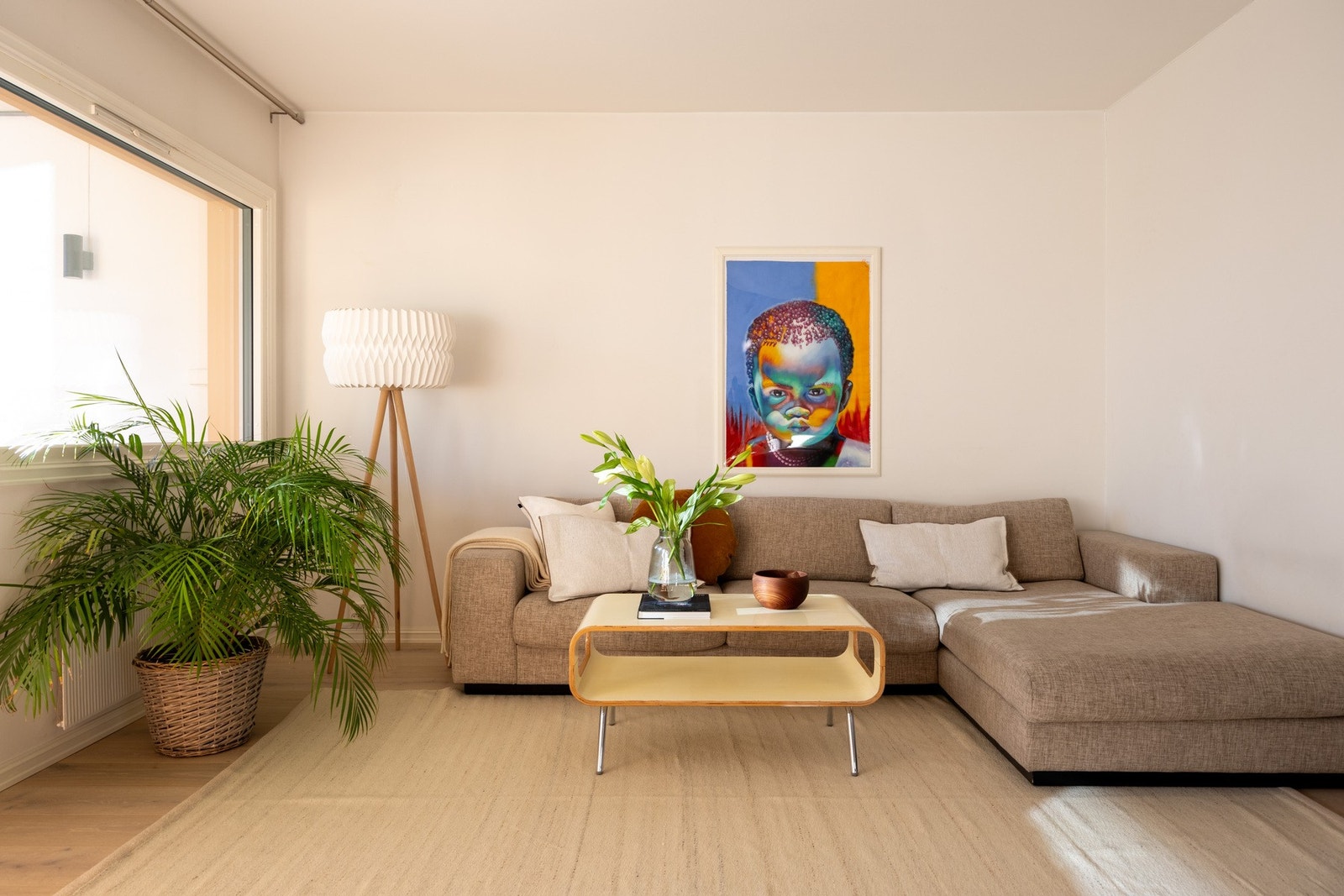 Gulvet er belagt med flott en-stavs eikeparkett. Galleribilde