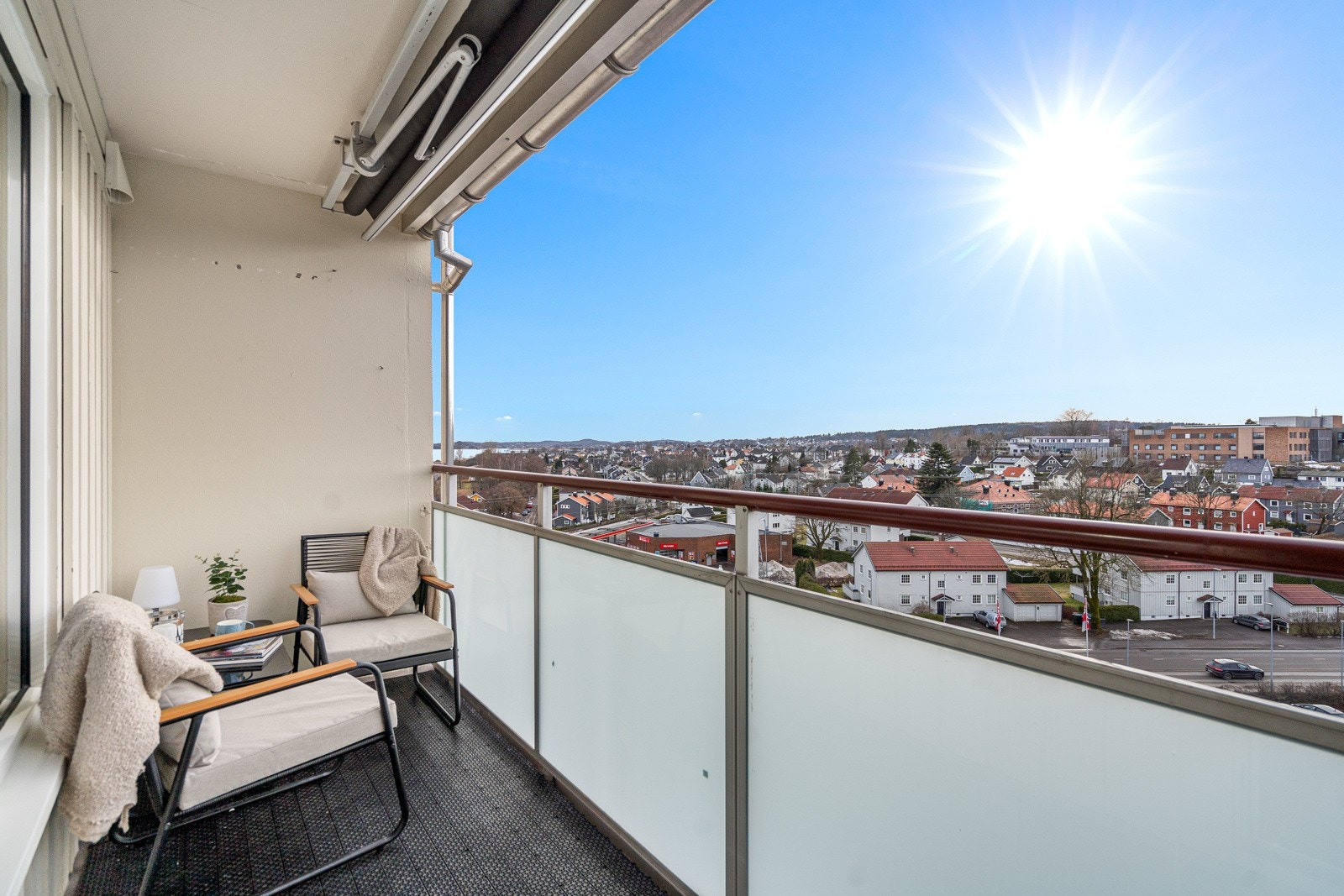 Her sitter du lung og solrikt og kan nyte den beste utsikten! Galleribilde