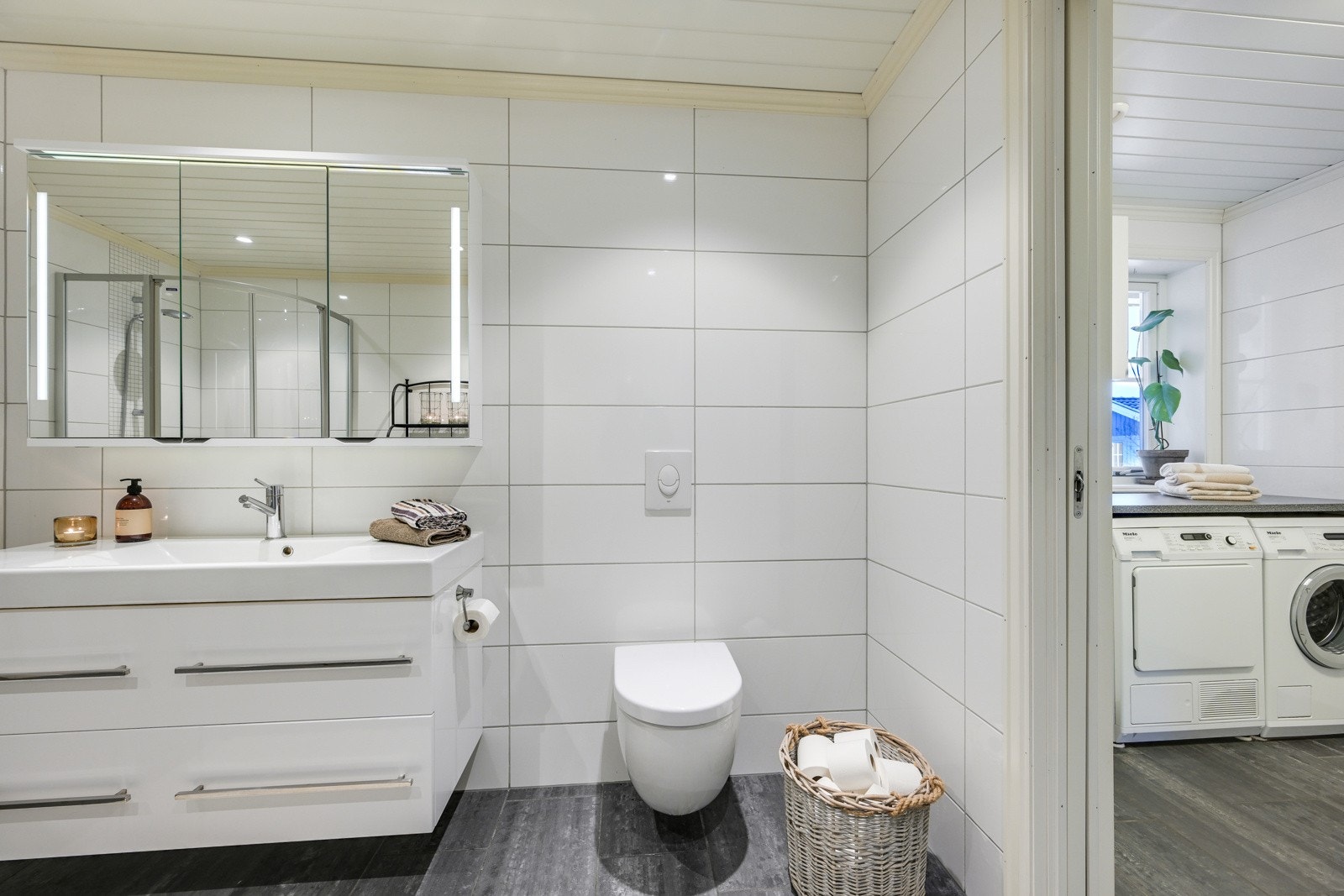 Herfra er det adkomst til eget vaskerom Galleribilde