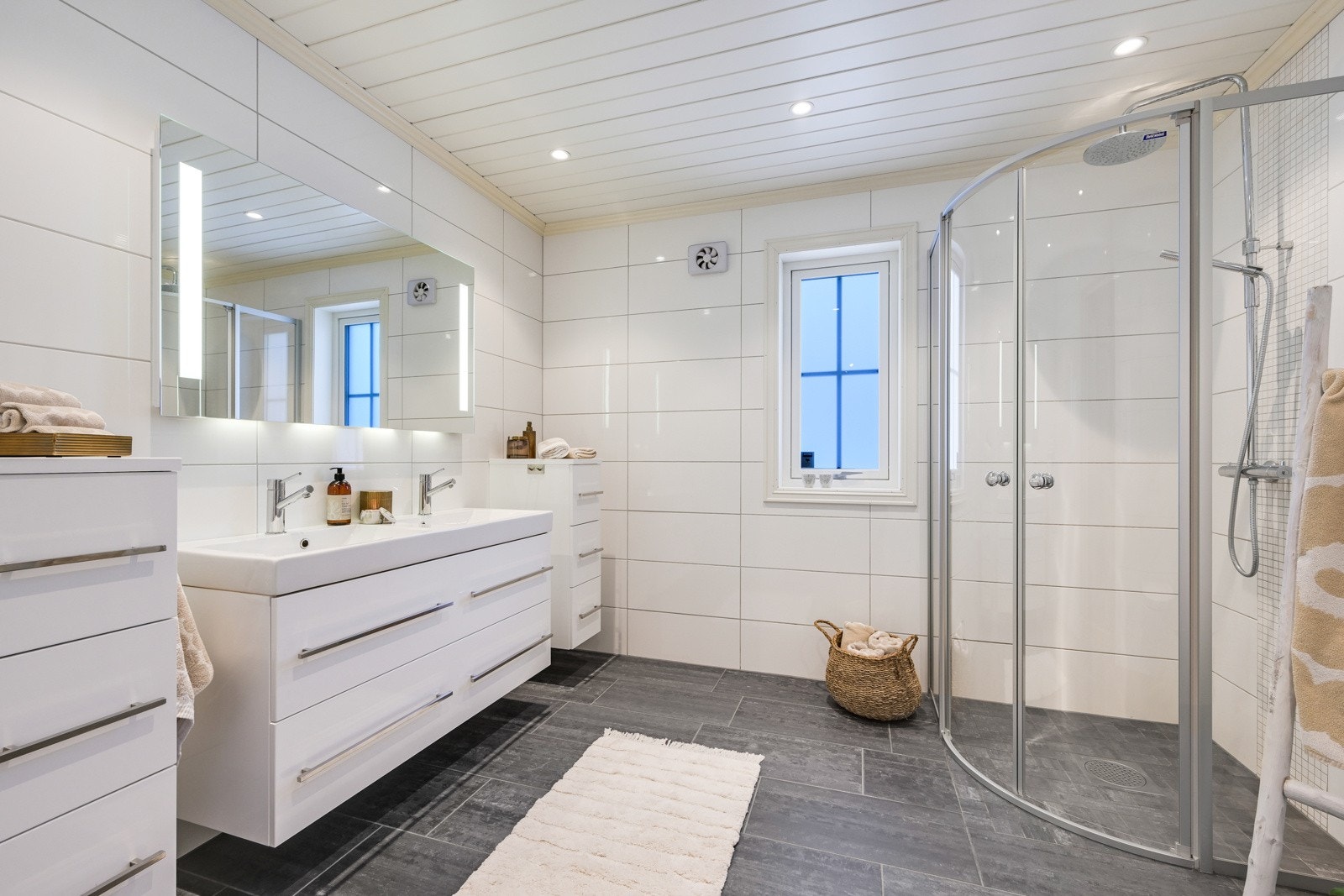 Vi forsetter videre i den andre delen av huset Galleribilde