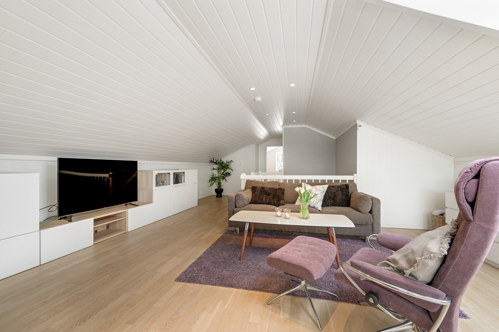 Opp i 2. etasje finner vi nok en stue Galleribilde