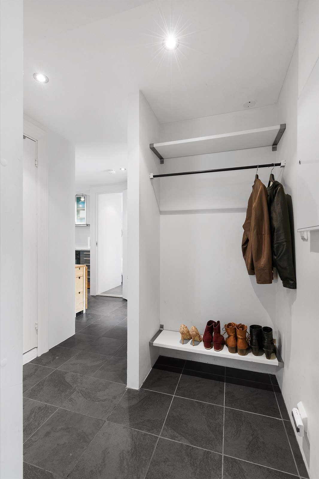 Gang i underetasjen. Galleribilde