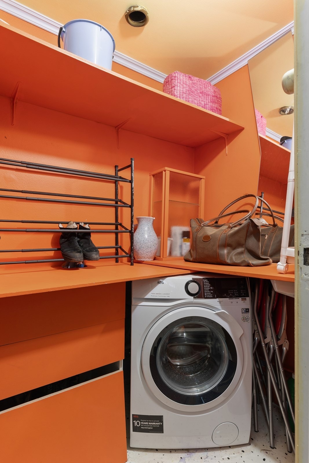 Opplegg til vaskemaskin i innvendig bod. Galleribilde