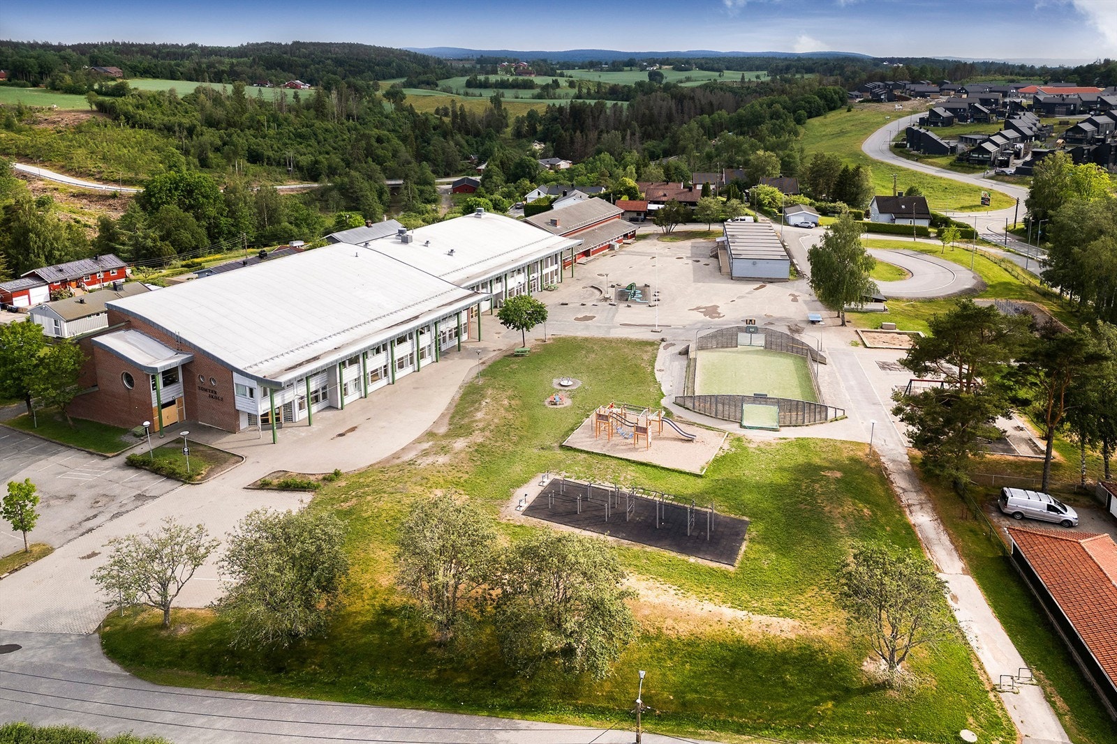 Tomter barneskole Galleribilde