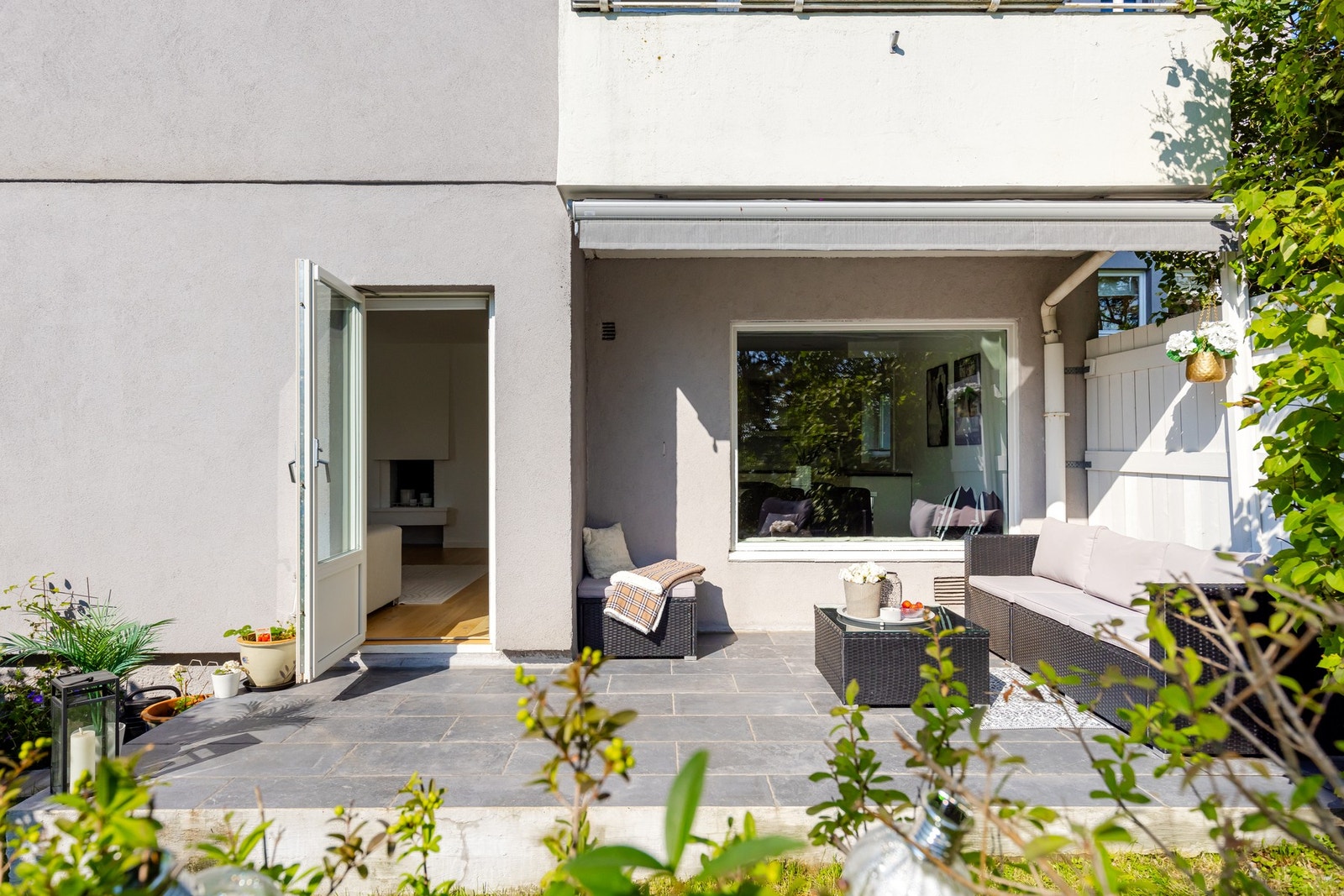 Dette er stedet å nyte morgenkaffen i solen og samle venner til hyggelige grillkvelder. Galleribilde