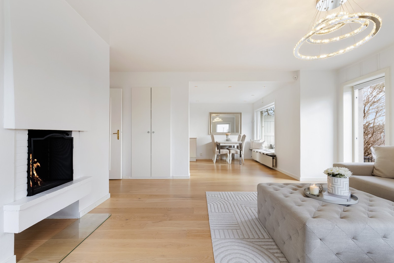 Peisen sørger for lun varme og en hyggelig atmosfære på kjølige kvelder. Galleribilde