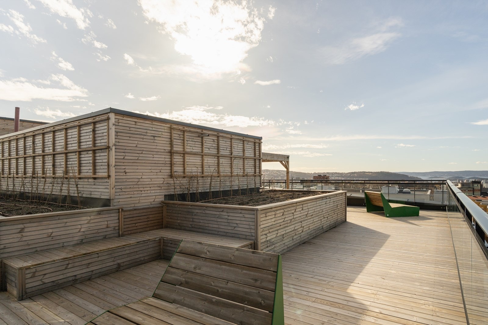 Felles takterrasse med sol fra morgen til kveld og fantastisk utsikt Galleribilde