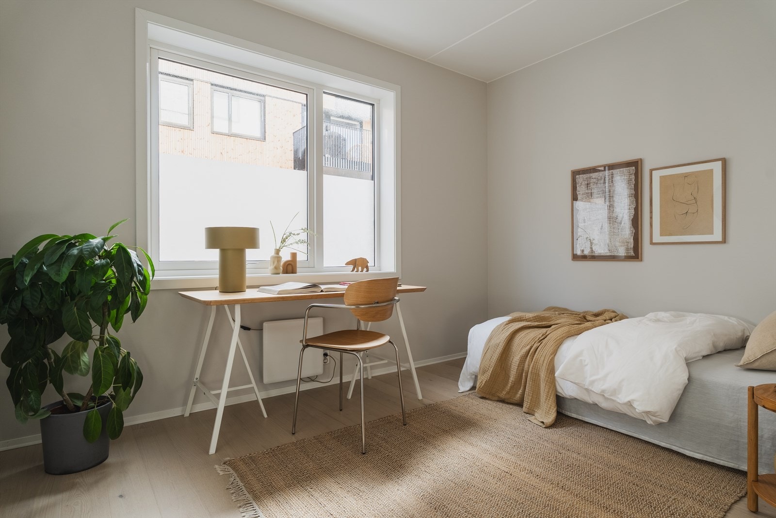 Soverom 2 med adkomst fra entrè Galleribilde