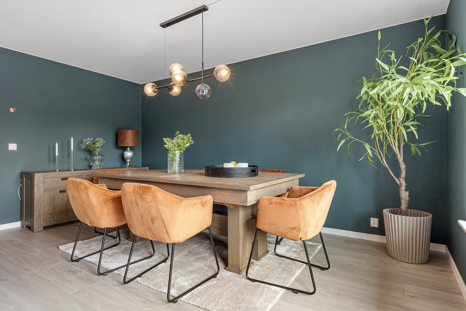 Spisesonen under sosiale sammenkomster hvor familien kan samles. Galleribilde