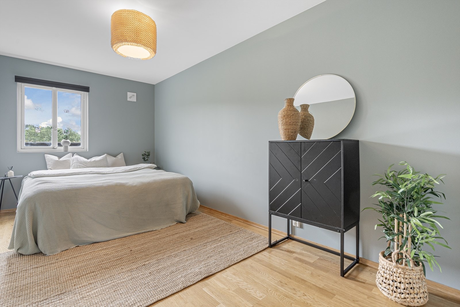 SOVEROM II | Det er 3 gode soverom i boligens andre etasje. Galleribilde