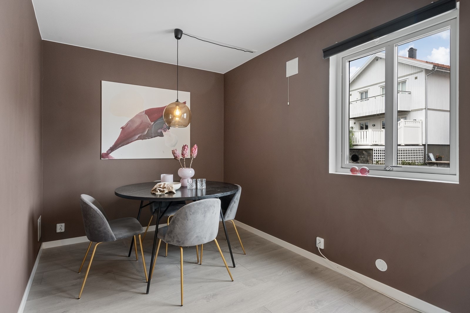 Her kan familien samles for å roe ned et øyeblikk med en god samtale over et deilig måltid. Galleribilde