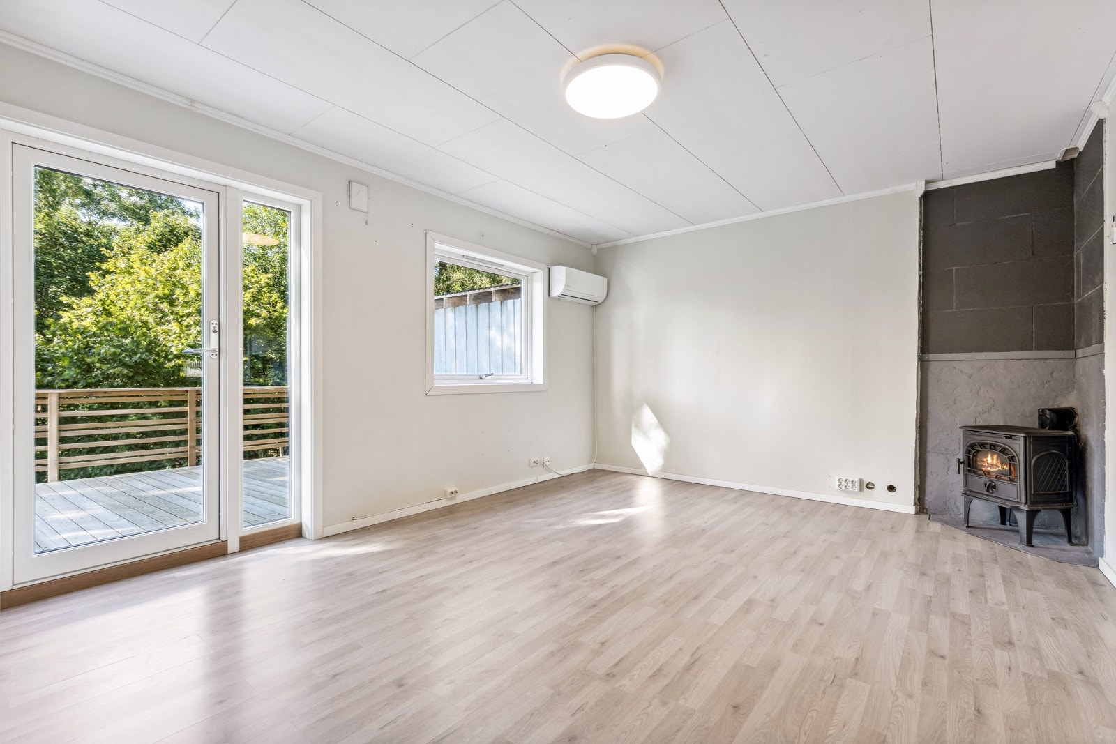 Stue med utgang til terrasse Galleribilde