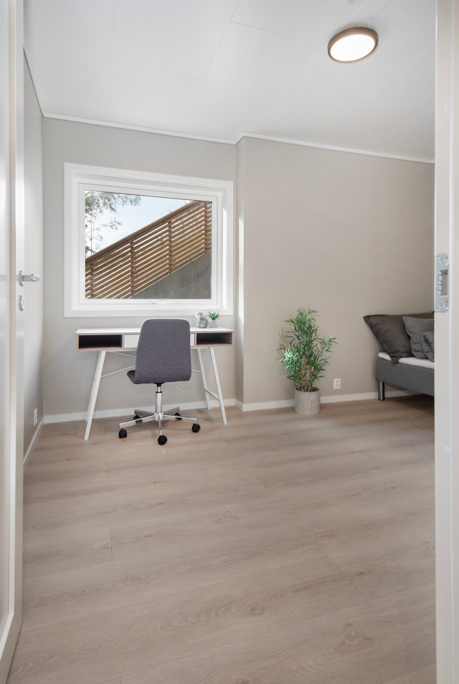 Det er balansert ventilasjon med varmegjenvinning i leiigheten. Galleribilde