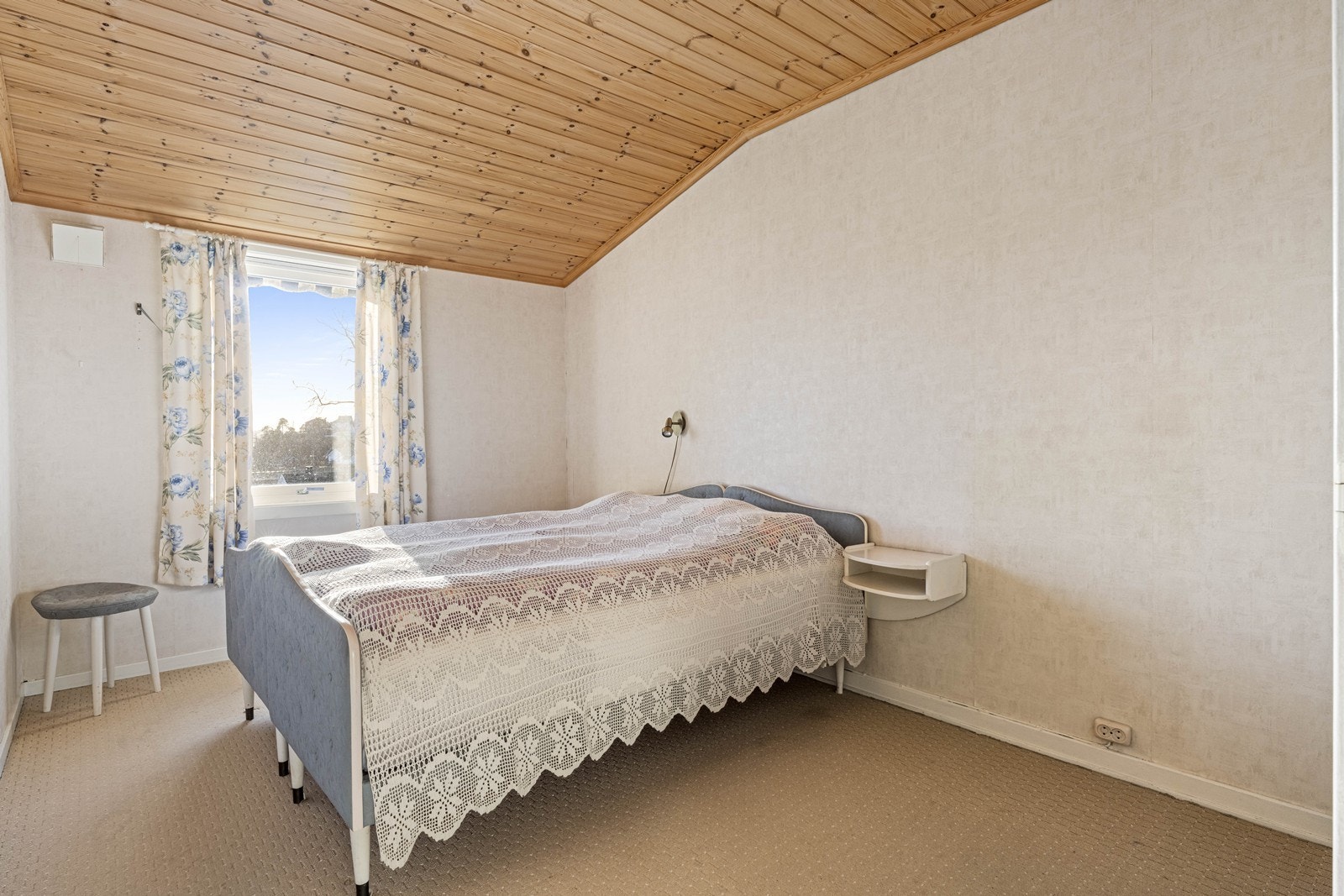 Hovedsoverommet har god plass til dobbeltseng Galleribilde