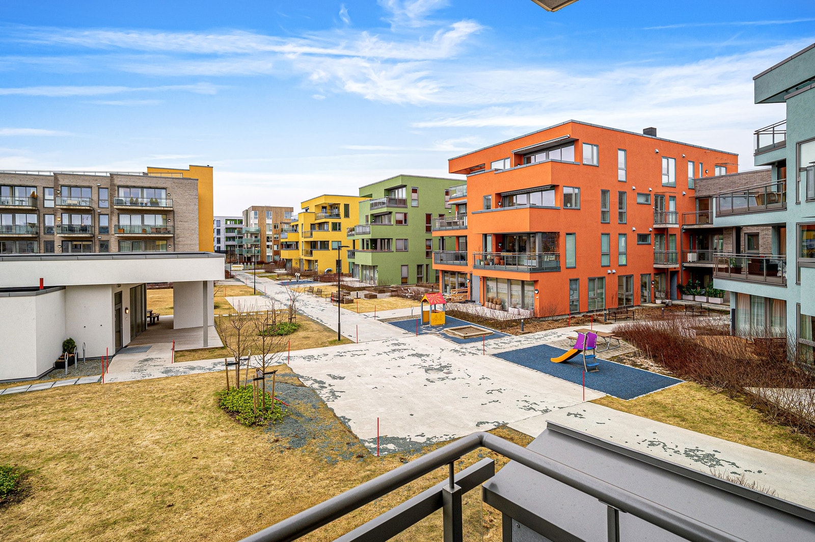 Sameiet har pent opparbeidede fellesarealer. Galleribilde