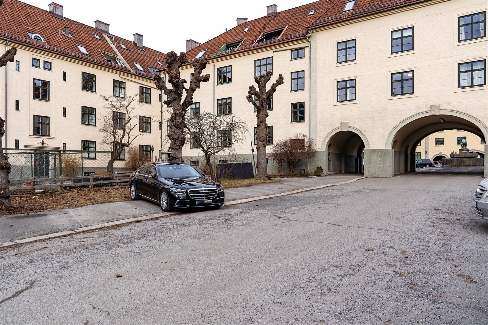 Mulighet for leie av parkeringsplass. Styret tildeler plasser. Parkeringsplass følger ikke andelen ved salg. Galleribilde