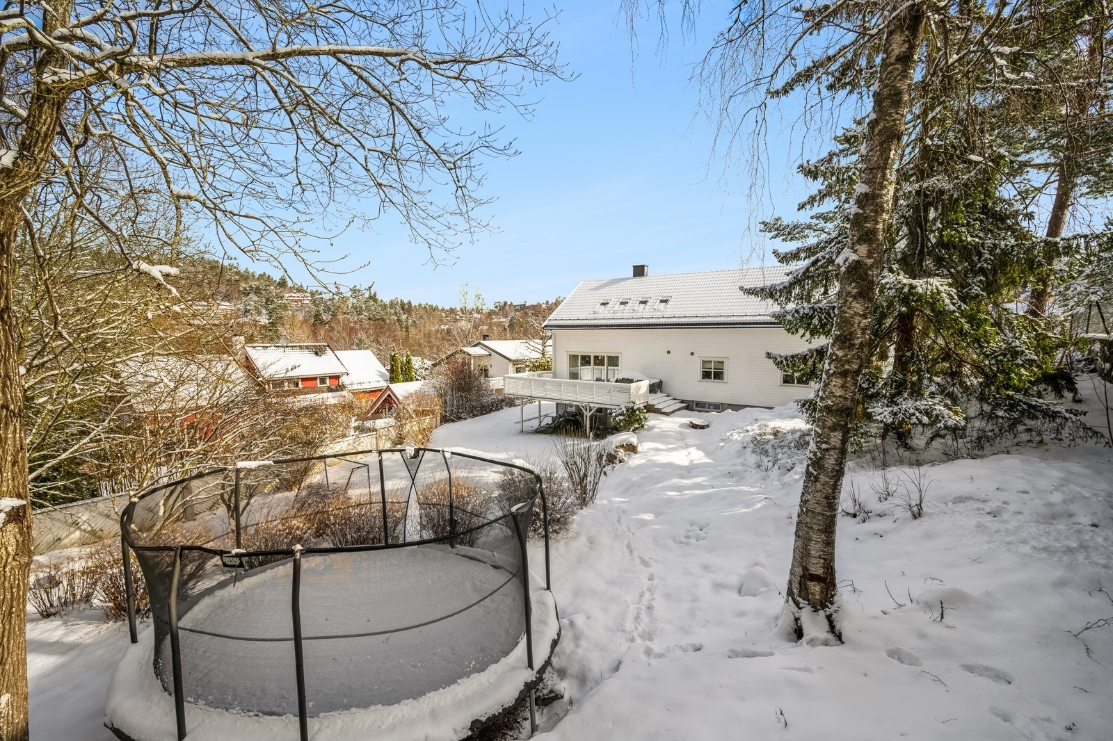 Hagen er skjermet og innbyt til lek og moro sommerstid. Galleribilde