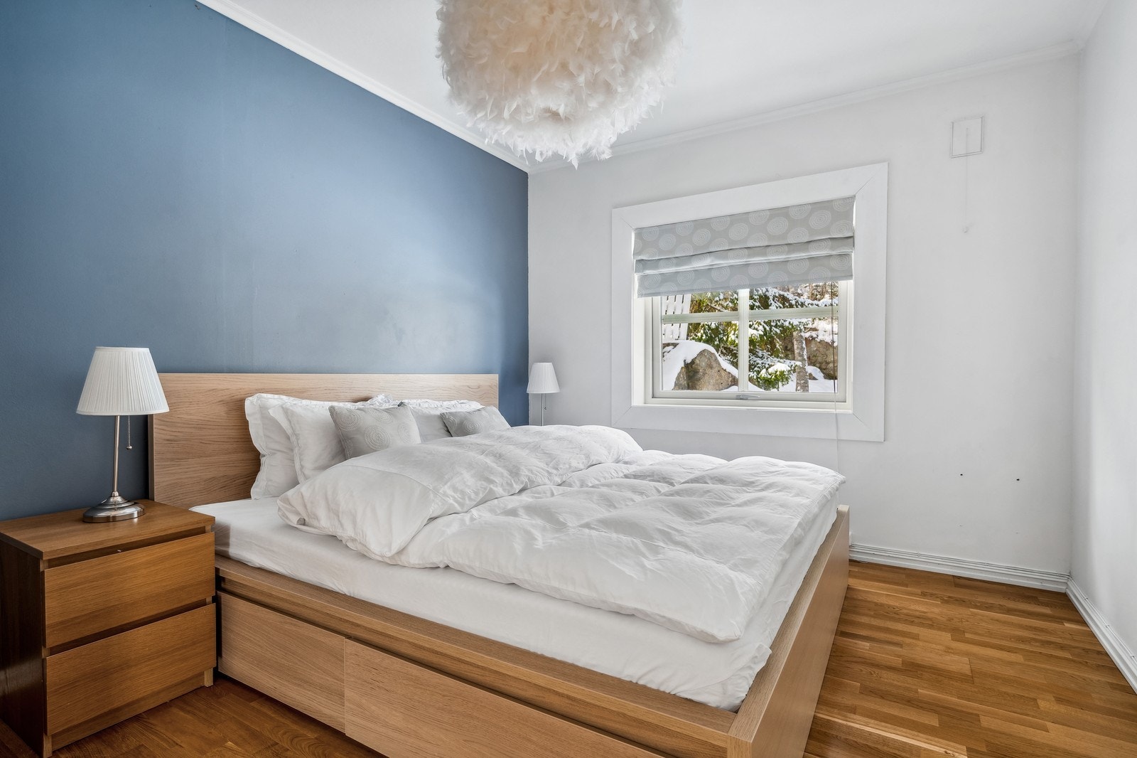 Hovedetasjen inneholder i tillegg to soverom. Galleribilde