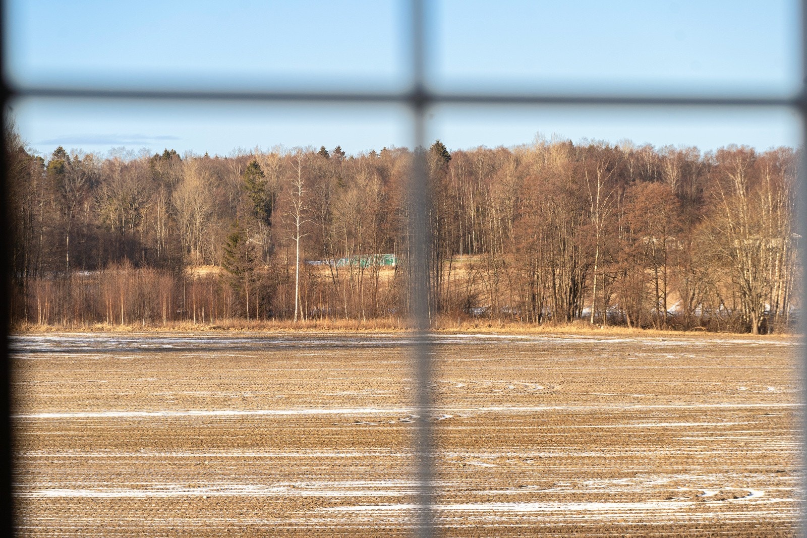 Utsyn over jordene mot nord fra eiendommen Galleribilde