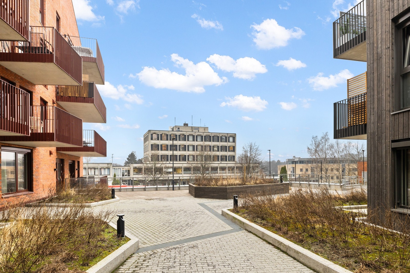Leiligheten ligger svært sentralt og i et attraktivt boligområde på Kolbotn i Nordre Follo kommune. Galleribilde
