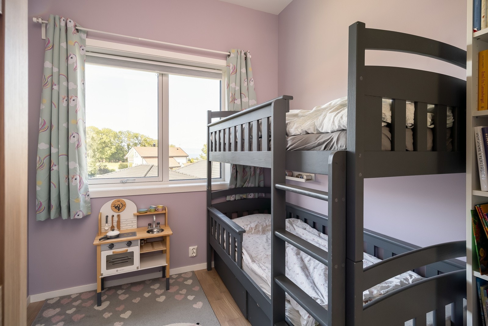 De to øvrige soverommene er på hhv. 8 og 7 kvm. Galleribilde