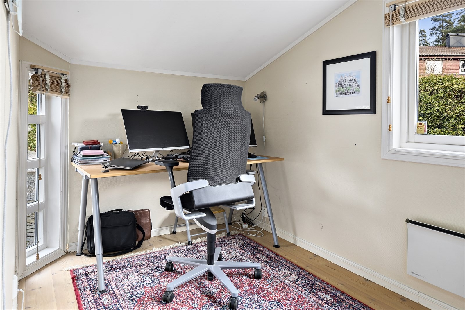 Soverom/kontor i 1 etasje. Galleribilde