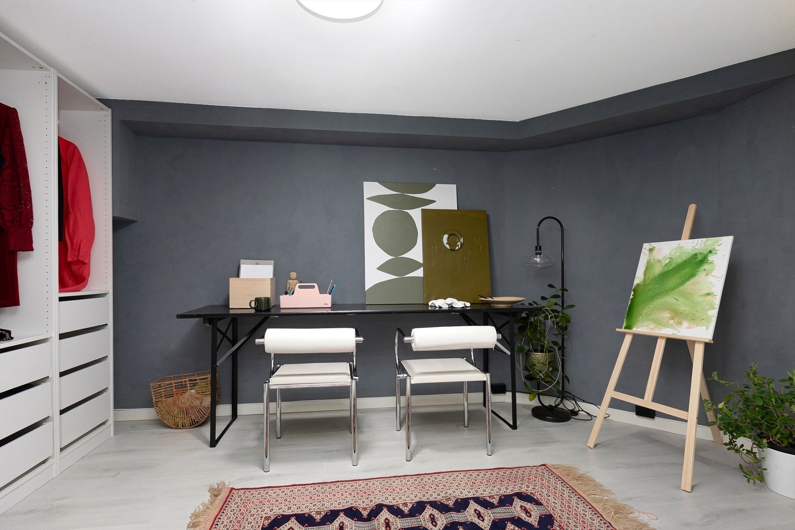 Her er det mange innredningsmuligheter! (Rommet er ikke godkjent for varig opphold). Galleribilde