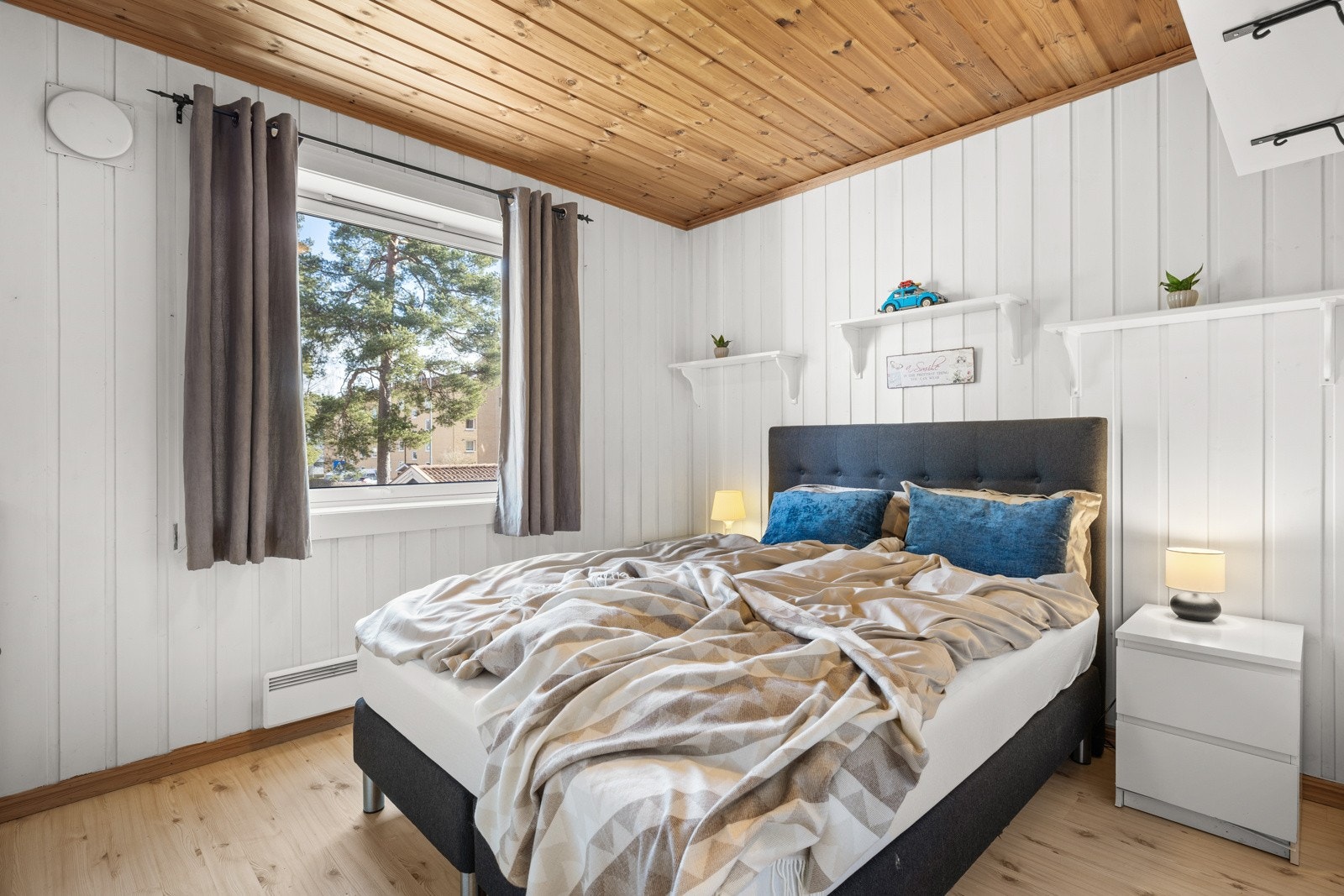 Soverom nr. 1. Galleribilde