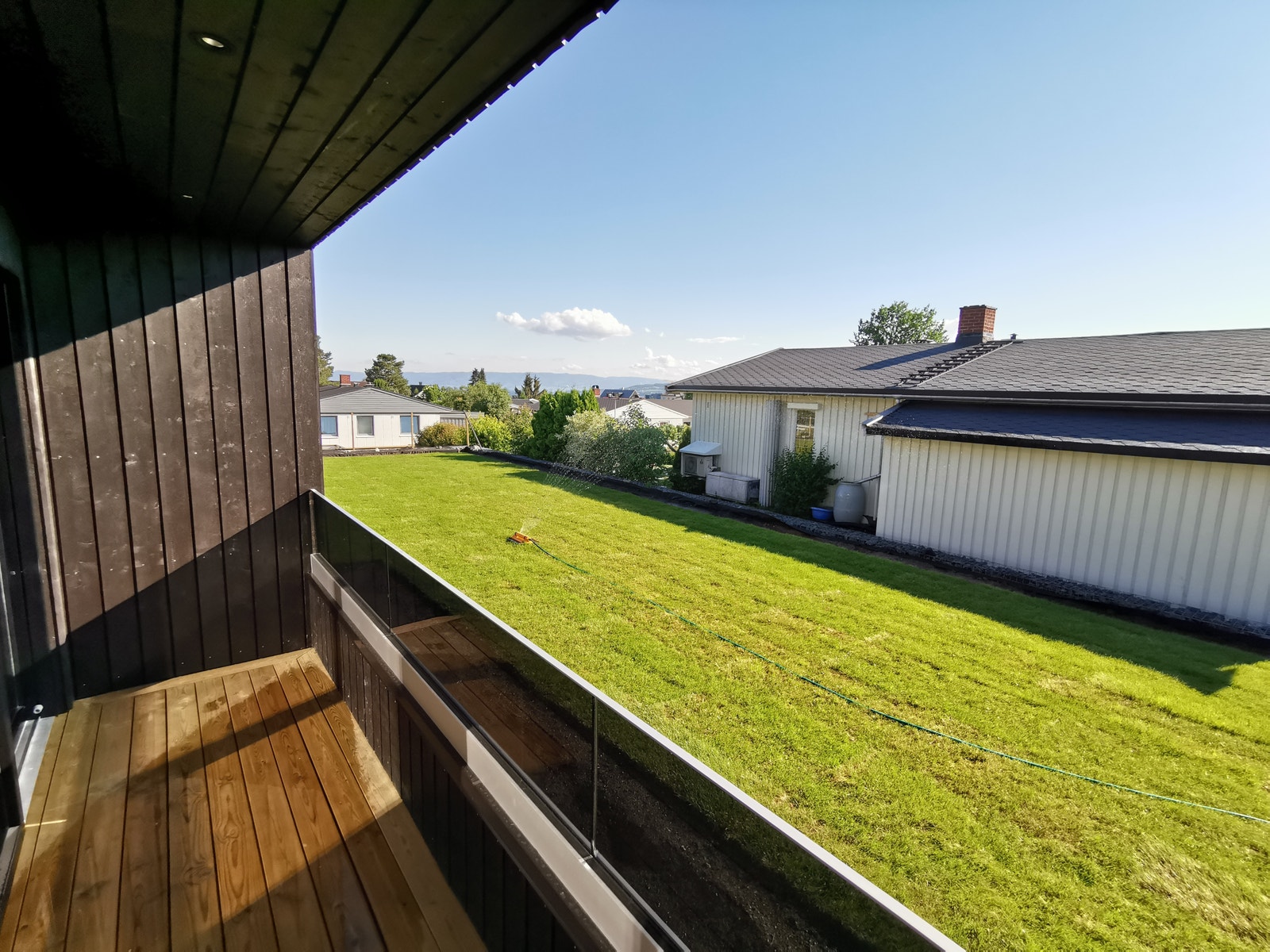 Utsikt fra terrasse mot sørvest. Galleribilde