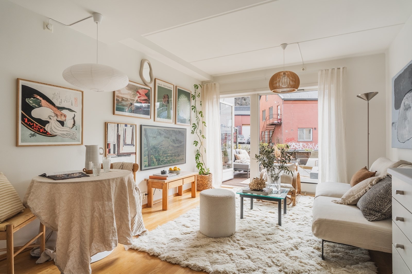 Velkommen til en lys 2-roms i høy 1. etasje i Ekebergveien 3J Galleribilde