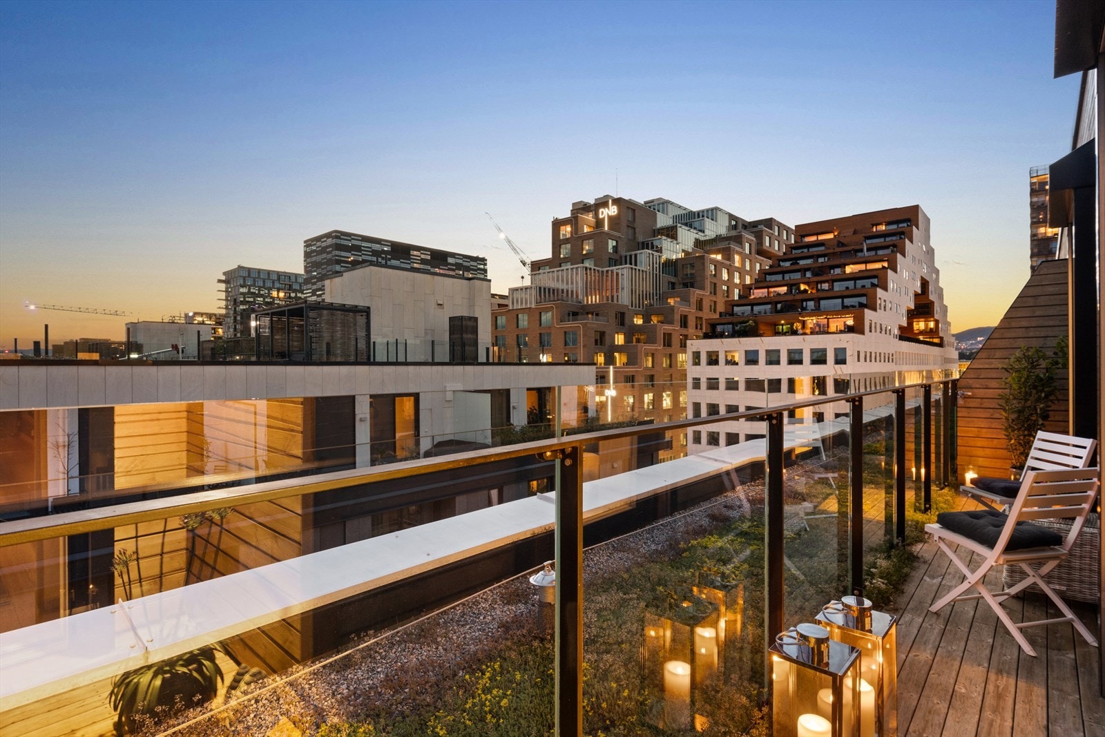 Fantastisk utsikt mot Barcode som må oppleves! Her ligger man vestvendt til med meget gode solforhold Galleribilde