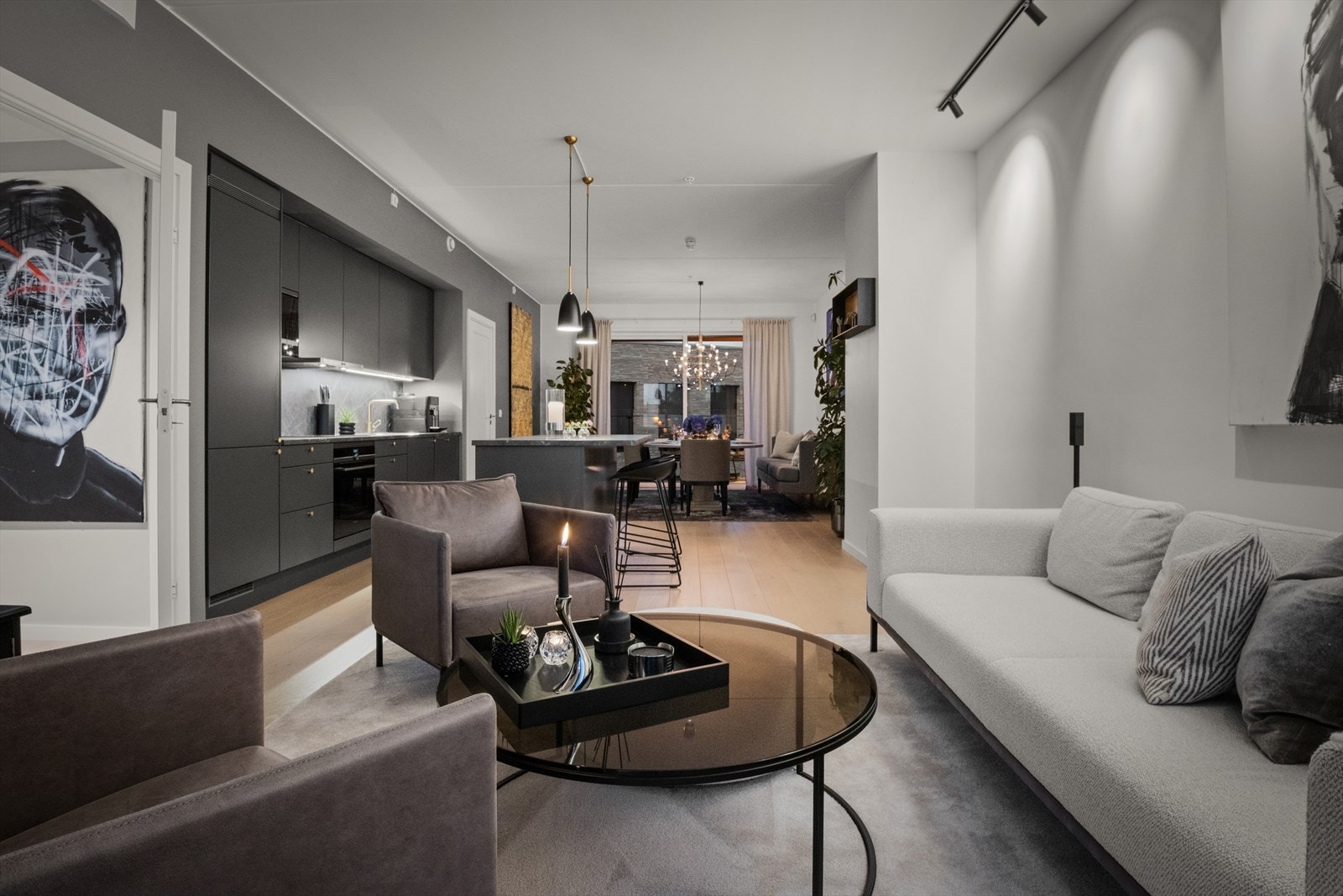 Lekker og delikat 4-roms med store rom og meget god planløsning Galleribilde