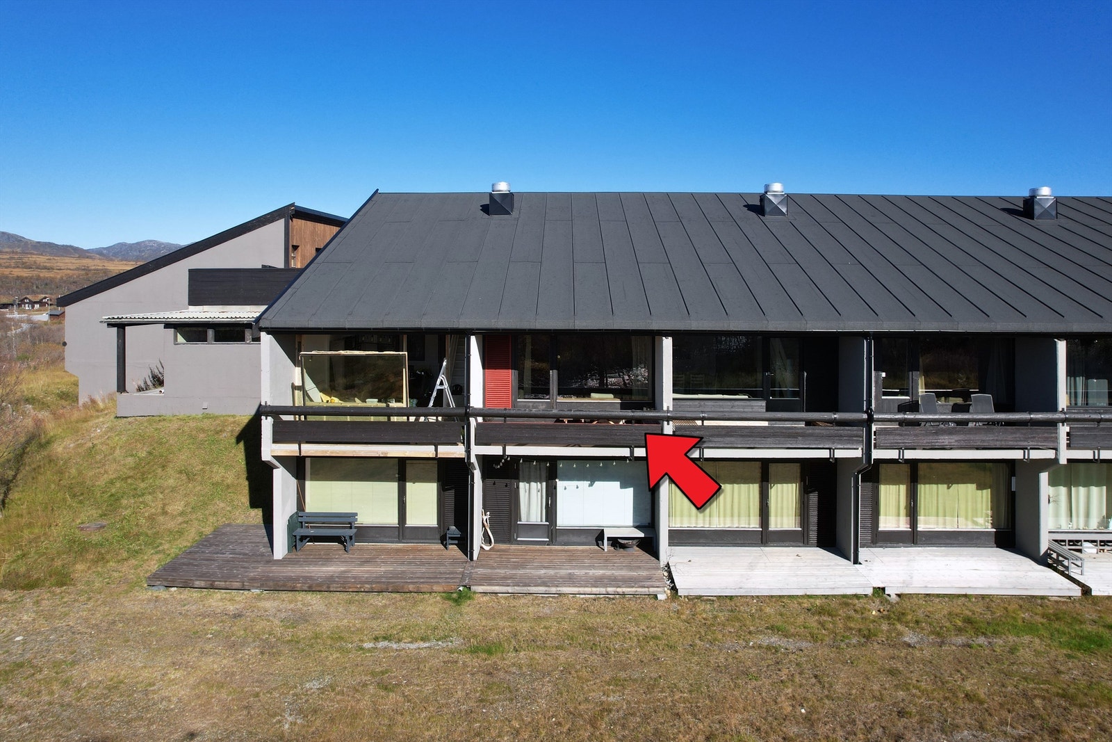 Gode solforhold og utsikt på veranda. Galleribilde