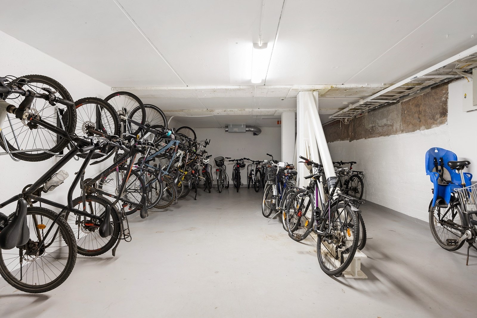 Felles sykkelparkering Galleribilde