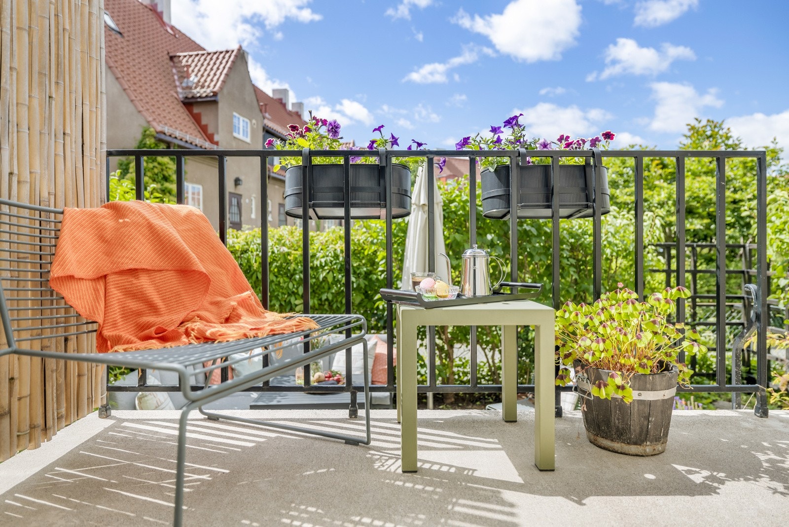 Verandaen på 3,5 m² og den sydvestvendte utgangen ble etablert i 2020/2021. Galleribilde