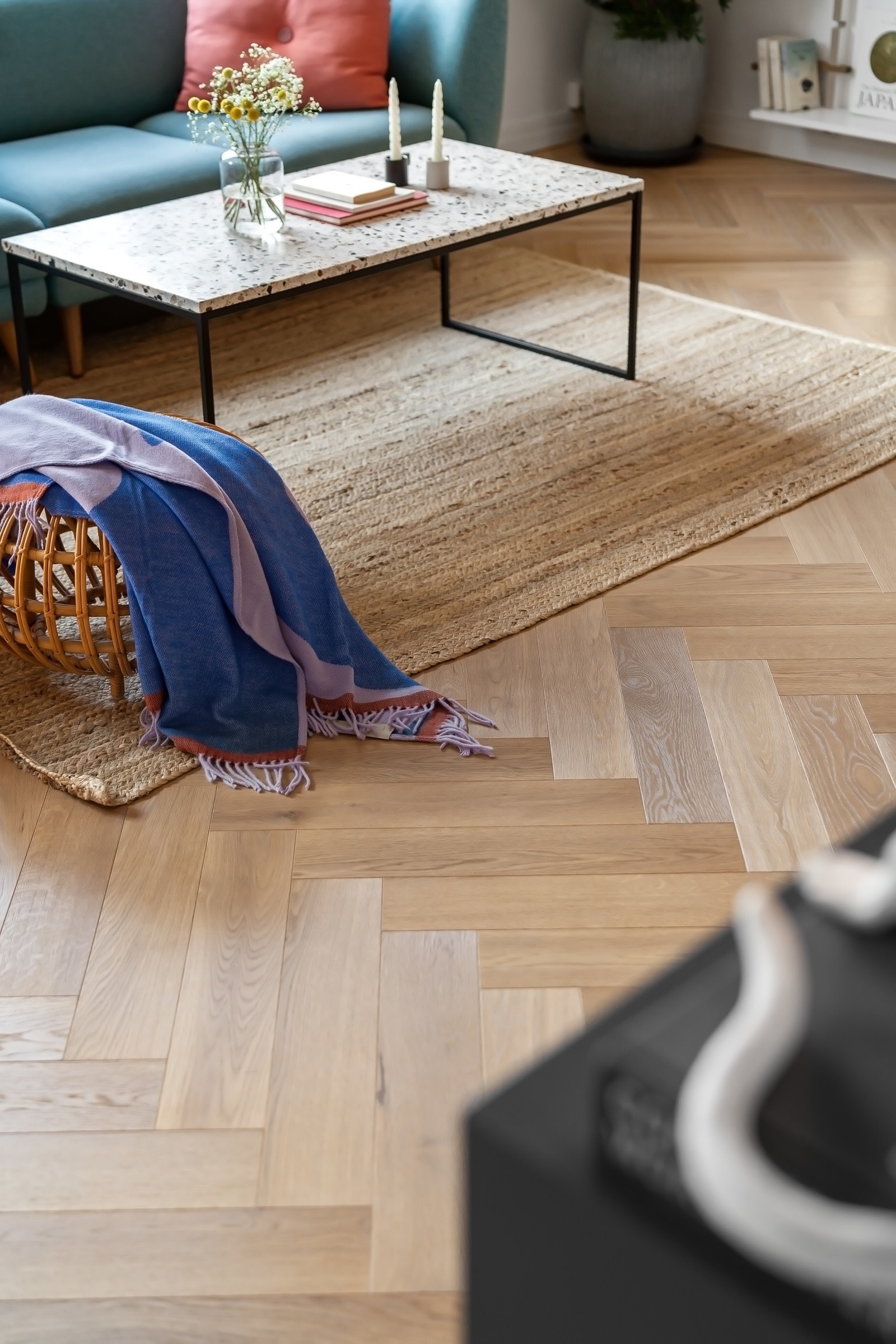 I 2023 ble gulvet avrettet, samt fornyet med lekker fiskebensparkett i eik. Galleribilde