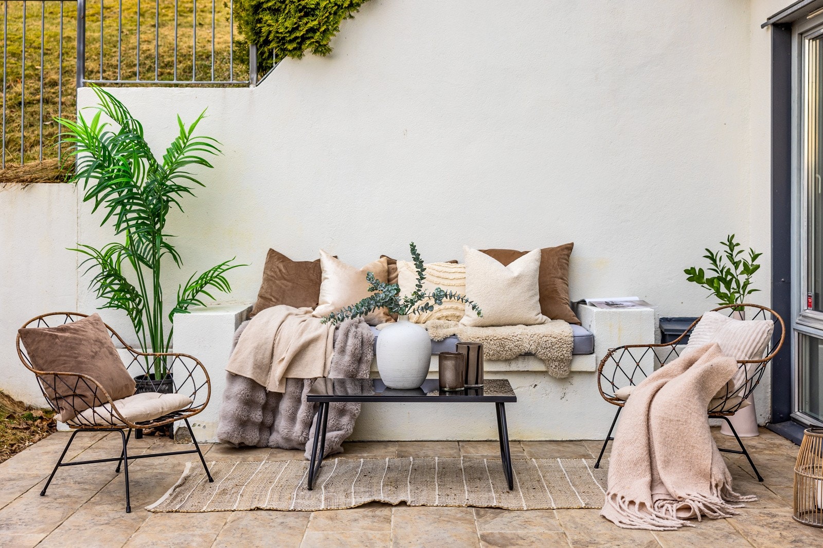 Sol på markterrassen fra ca 0900-18.30 midtsommers. Galleribilde