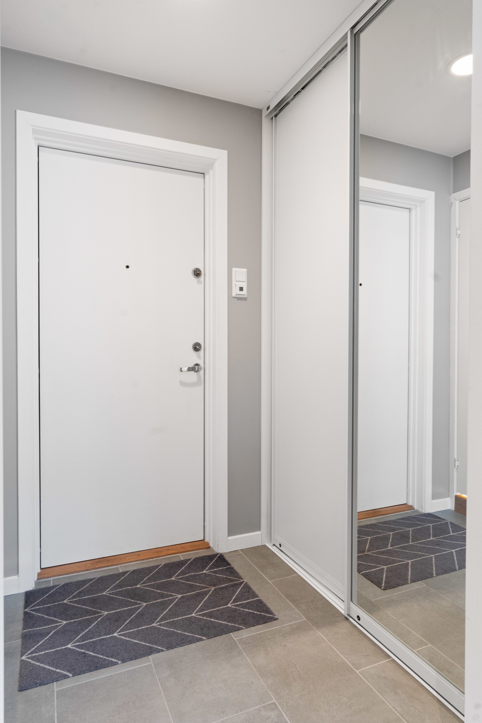 Éntré. Galleribilde