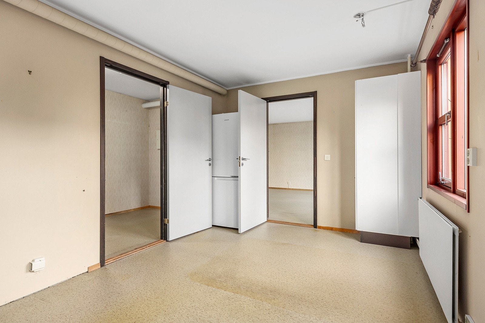 Leiligheten er pent brukt, men med standard fra byggeår. Det må påregnes oppussing. Galleribilde