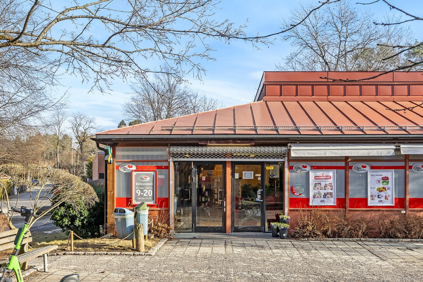 Borettslaget leier ut næringslokale hvor det er søndagsåpen nærbutikk. Butikken ligger like ved leiligheten. Galleribilde