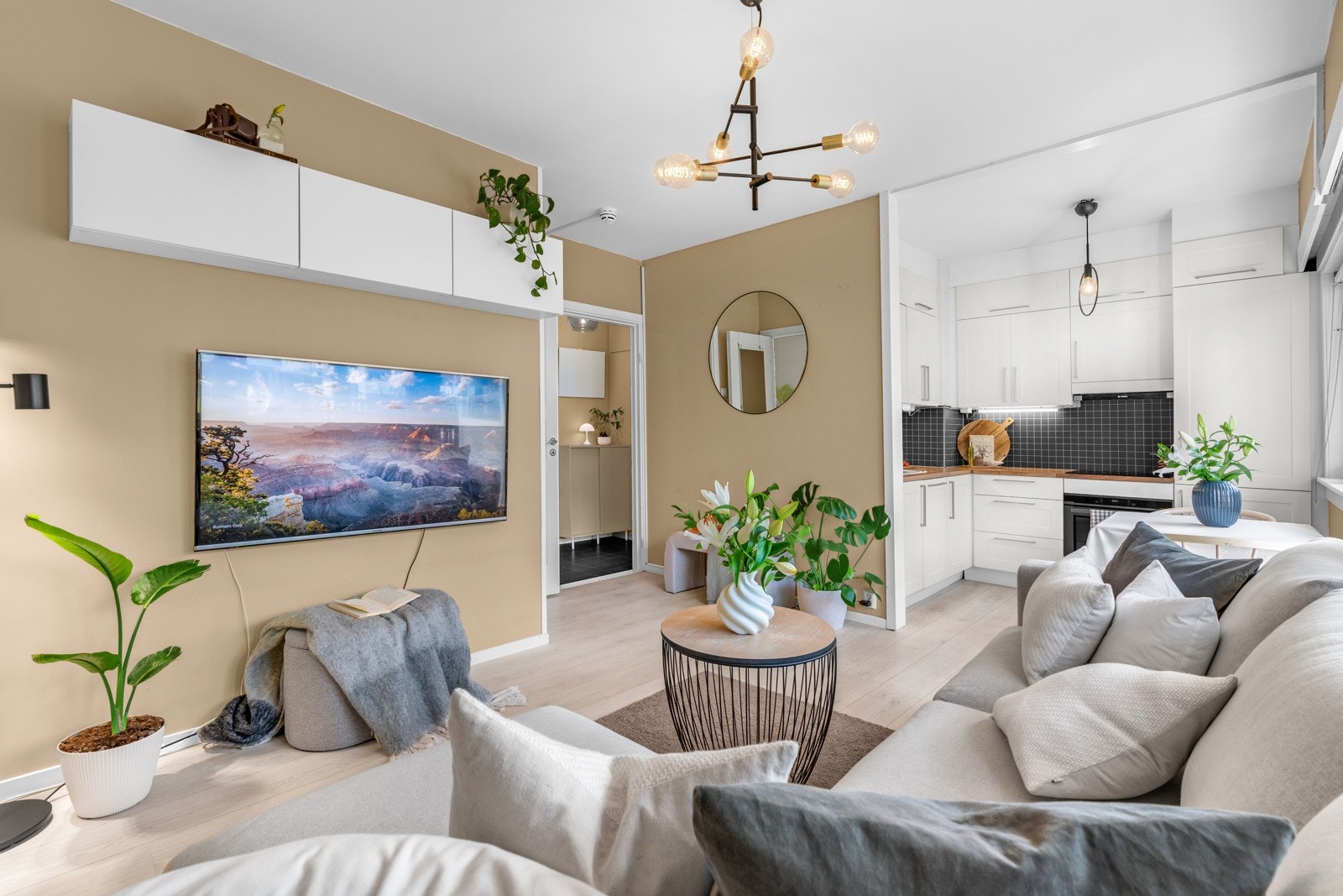 Ta kontakt for privatvisning dersom oppsatt visning ikke passer: 48190093/et@eie.no. Galleribilde